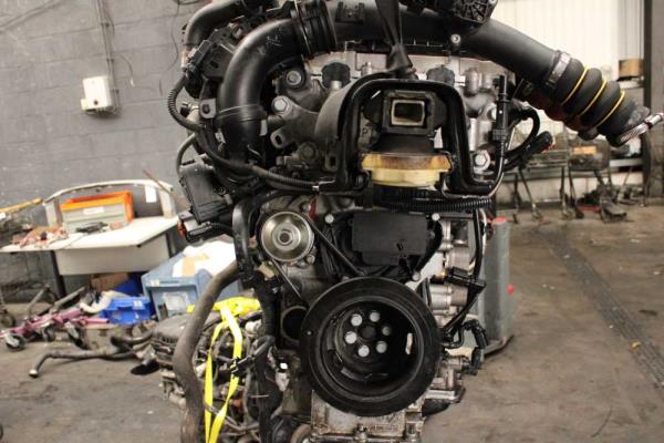 MOTEUR CITROEN / PEUGEOT 1.2VTI , PURETECH CODE ( HNZ OU HN01 10XVCA3 ) - Vue 3